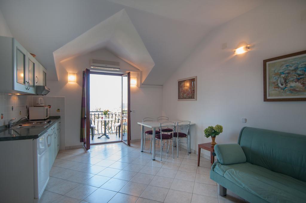 Apartments Raic Supetar Exterior photo